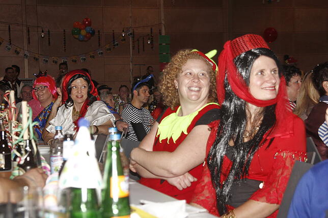 Bild 3: Bilder vom Dorfabend der Narrenzunft Buronia