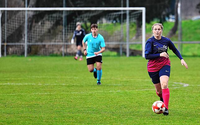 Bild 36: Unsere Bildergalerie vom Frauen-Bezirksliga-Spitzenspiel zwischen Kirchen-Hausen und Wolterdingen