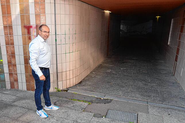Kein Ort zum Wohlfühlen: die Stadtgraben-Unterführung. Hier sollte was getan werden, findet Rolf Haas.