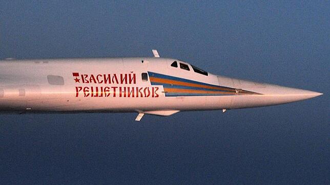 Das Flugzeug Tupolew Tu-160 gehört zu den größten Militärflugzeugen der Welt.