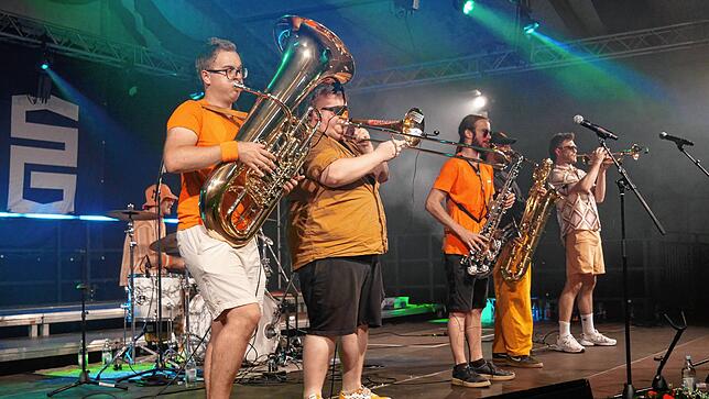 Bild 13: Chilbi 2025 in Waldshut: Große Waldhaus Brassnacht mit „Brasslufthamma“ und „SoundGurus“