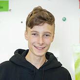 Paul Dragon, Schüler: "Ich wünsche mir eine Mensa mit leckerem Essen und eine Caféteria. Schön wäre ein Fußballplatz zum Spielen und ...