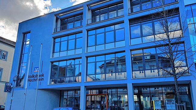 Hinter der Fassade des Hauptsitzes der Volksbank Hochrhein in Waldshut haben sich zum Jahreswechsel weitreichende Veränderungen im ...