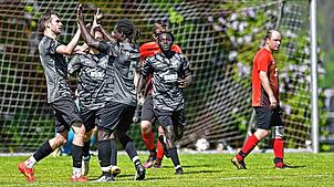 Jubel bei den Grüninger Spielern gab es in der vergangenen Kreisliga A 2-Saison des Öfteren. Der Aufsteiger zeigte mit Platz fünf eine ...