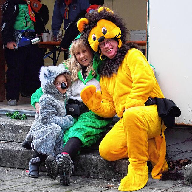 Bild 8: Buntes Treiben beim Mini-Kinderball der Froschenzunft