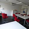 Im Besprechungsraum können sich die Lehrer austauschen.