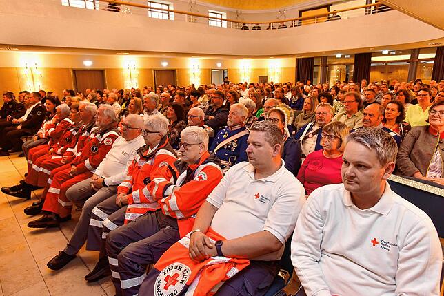 Bild 2: Viele kommen zur offiziellen Amtseinführung von Hüfingens Bürgermeister Patrick Haas