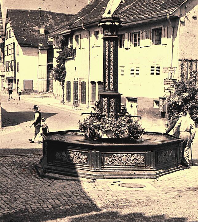 So sah der Kronen-Brunnen bis 1963 aus.