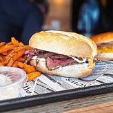 Das Pastrami-Sandwich.