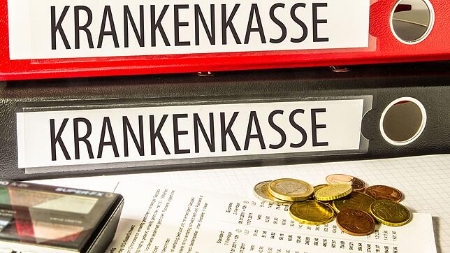 Ruheständlern mit Schweizer Renten berechnen Krankenkassen häufig zu hohe Beiträge. Betroffene haben das Recht auf ihrer Seite. Es ...