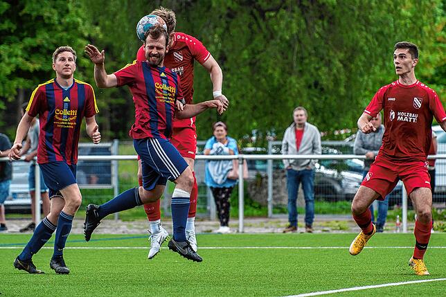 Bild 17: FC Bergalingen feiert den Titel durch einen 3:2-Sieg gegen den SV Buch II &ndash; und wir haben Bilder!