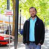 An diesem Tag sitzt niemand mit Bierflasche in der Hegaustraße in Singen. Ordnungsamtsleiter Marcus Berger ist zufrieden mit der ...
