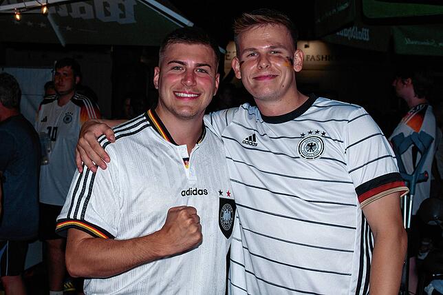 Bild 11: Jubel-Fotos vom Public Viewing: So feiert Überlingen den Achtelfinalsieg (2/2)