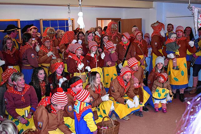Bild 13: Fasnacht 2025: Bilder der Kindergarten- und Schülerbefreiung in Birkendorf