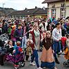Zahlreiche große und kleine Narren zogen am Donnerstag durch die Stadt.