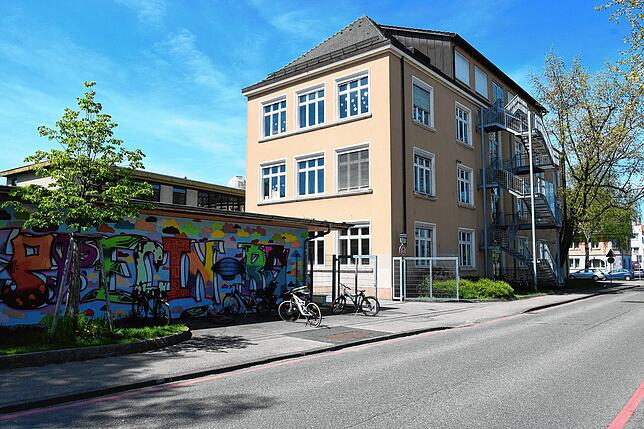 Der Unterricht in der Zeppelin-Realschule in Singen findet wieder statt. Bis nach dem Gas-Alarm zur Normalität übergegangen werden kann, ...