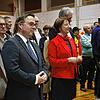 Wahlsieger Fabio Jenisch (vorne) und Amtsinhaberin Christine Trautwein-Domschat am Wahlabend. Bild: Alexandra Günzschel