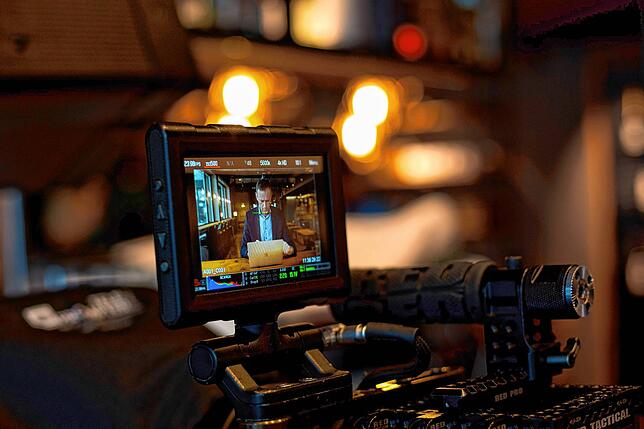 Nawalny bei seiner Arbeit am Film.