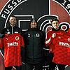 Neue Gesichter: Trainer Clemens Bauer (Mitte) plant beim FC 08 Bad Säckingen für die Rückrunde mit (von links) Marlen Xhaferaj, Faris ...