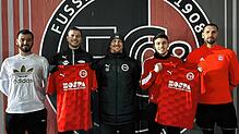 Neue Gesichter: Trainer Clemens Bauer (Mitte) plant beim FC 08 Bad Säckingen für die Rückrunde mit (von links) Marlen Xhaferaj, Faris ...