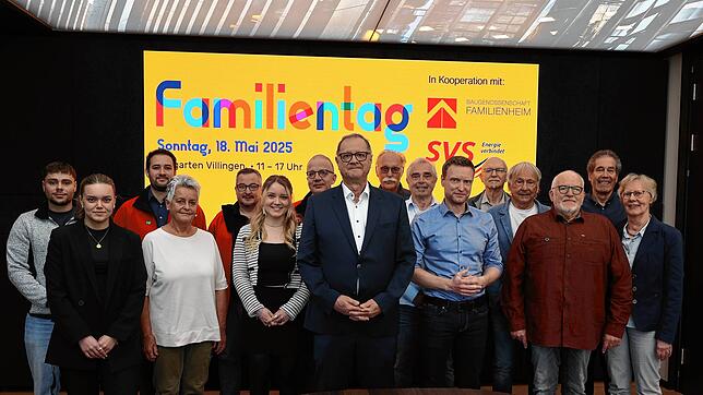 OB Jürgen Roth (Mitte) ist Schirmherr des fünften Familientages im Villinger Kurgarten, den Ben Herbst, Zinja Schwer, Manuel ...