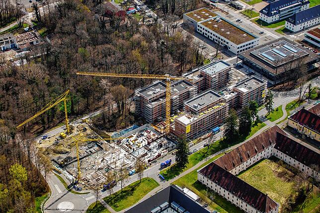 Im Fallenbrunnen entstehen nicht nur Wohnhäuser, sondern auch eine neue Kita mit 70 Plätzen für Kinder über drei Jahren. Träger ist die ...