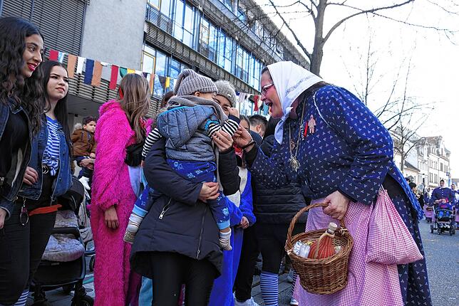 Bild 35: Alle Bilder zum Narrenbaumzug durch die Singener Innenstadt