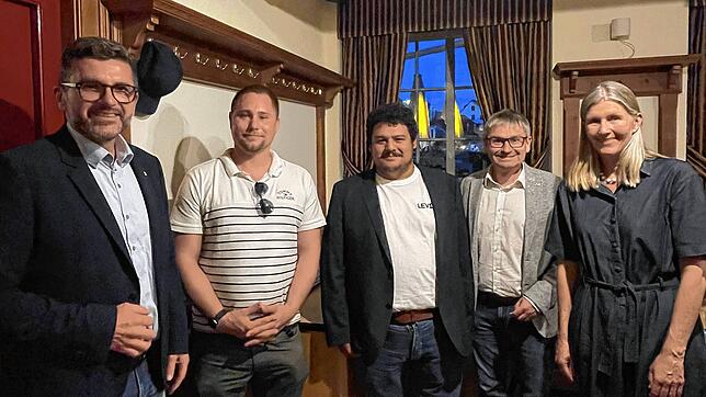 Landtagsabgeordneter Nikolai Reith (von links), Bundestagskandidat Mark Hohensee, Kreisvorsitzender Patrick Leismann, ...