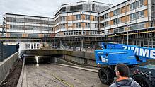 Noch wird in und um das alte Krankenhaus eifrig gearbeitet, aber schon in wenigen Tagen sollen die ersten Arztpraxen im Campus einziehen.