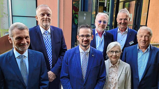 Die Vorstände der Baugenossenschaft Familienheim Bodensee, Marco Bächle und Stefan Andelfinger (von links), legten gegenüber den ...