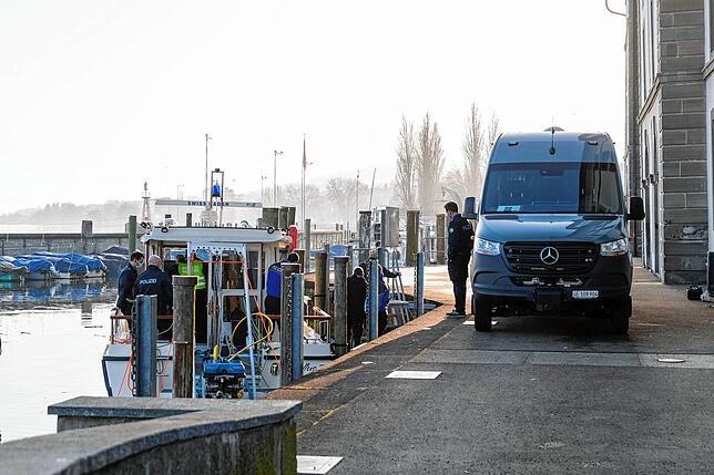 Die Rettungskräfte machen sich für die Bergung am Donnerstag bereit.