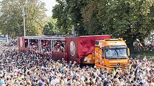 In diesem Jahr findet die 32. Ausgabe der Street Parade in Zürich statt.