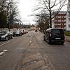 Da ist noch reichlich Luft. Aber wie kommen fahrende und parkende Autos sowie Räder auch zu den Hauptverkehrszeiten in der Kirnacher ...