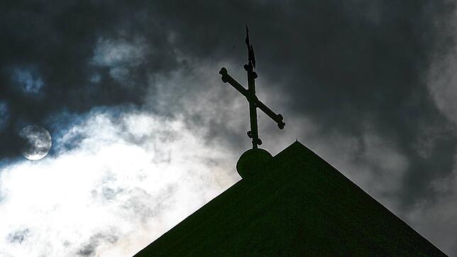 Im Moment steht nur der Verdacht: Die evangelische Landeskirche möchte die Vita eines vorbestraften Kirchenmusikers im Kreis ...