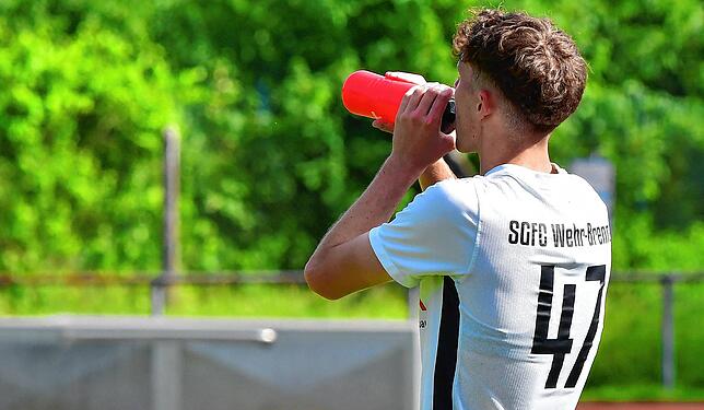Durstig nach Toren: Marco Hanser, mit 35 Toren treffsicherster Stürmer der Bezirksliga, lässt seine Zukunft bis nach den ...