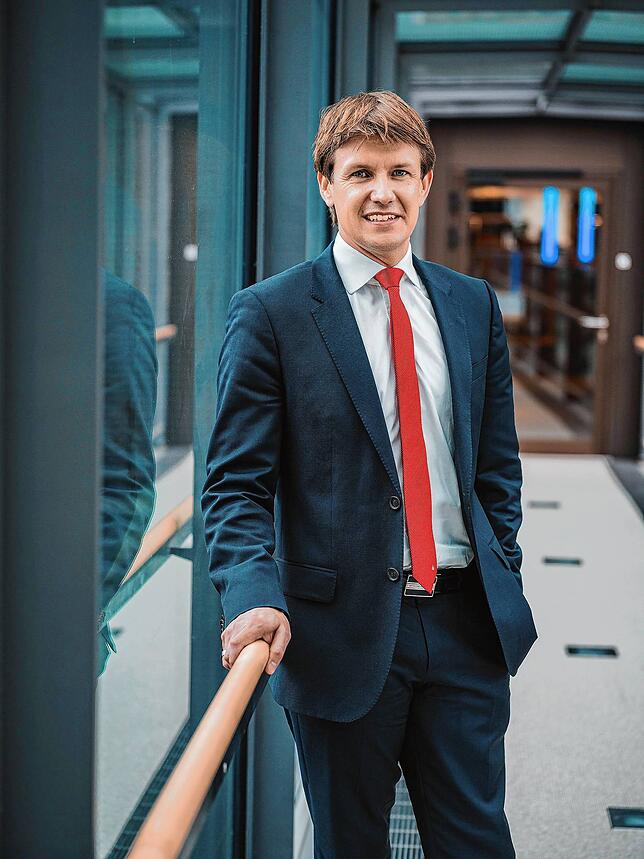 „Wir können alles, was eine online-Bank kann. Und wir können es besser.“Alexander Endlich, Vorstandsvorsitzender, über den ...
