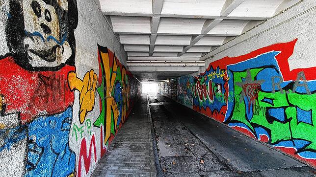 Die Unterführung vom Rewe-Markt zum Bahnhof soll nach Plänen der Deutschen Bahn geschlossen und zurückgebaut werden. (Archivbild vom 22. ...