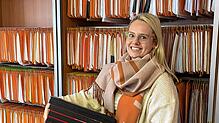 Dank weiterer Digitalisierung muss Lisa Strobel, Mitarbeiterin im Rathaus Nenzingen, bald nicht mehr stapelweise Postmappen zum ...