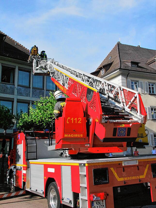 Bild 22: Bilder von der Schauübung der Feuerwehr und der Rettungsdienste auf dem Radolfzeller Marktplatz