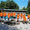 Bademeister Claus Baumgärtel (rechts) und sein Team der Badeaufsicht für die anbrechende Badesaison in Jestetten.