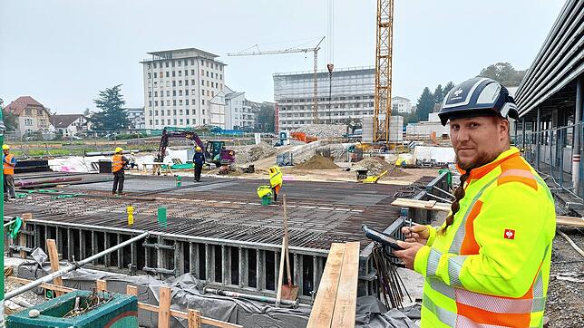 Hier geht es voran: Beim Berufsschulzentrum nahe der Z-Brücke wird am ersten Teil des neuen Werkstattgebäudes gearbeitet. Andreas ...
