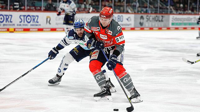 Wild Wings-Stürmer Alexander Karachun (vorne) war mächtig enttäuscht und verärgert nach dem Auftritt seiner Mannschaft in Köln. Karachun ...