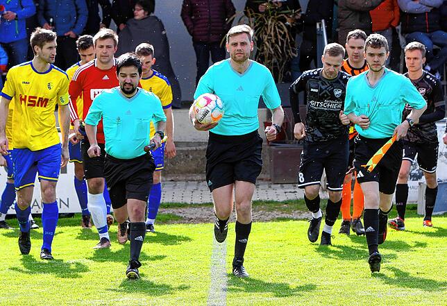 Bild 3: Die besten Bilder vom rassigen Linzgauderby zwischen SpVgg F.A.L und SV Denkingen