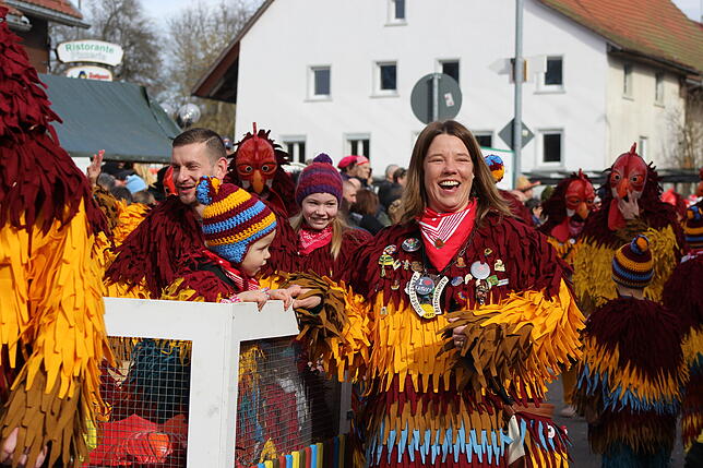 Bild 25: Strahlendes Wetter und glückselige Narren in Ühlingen. Wir haben alle Bilder