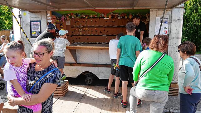 Bild 31: Albbrucker Dorffest: Ausgelassene Stimmung, zahlreiche Besucher und buntes Programm.