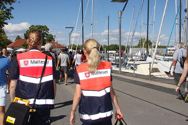 Ohne die Helfer der Blaulichtorganisationen und die vielen Ordner geht nichts beim Seenachtfest.