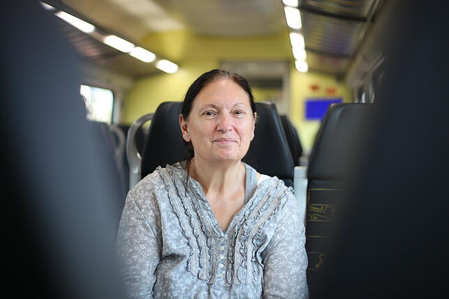 Christel Szesniak fährt gerne Zug. Doch ist er auf der Hochrheinstrecke morgens oft überfüllt.