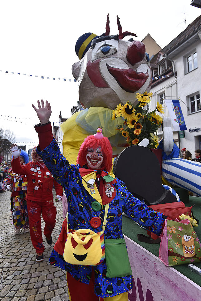 Bild 11: Bilder vom Umzug der Südstadtclowns am Fasnetmontag (Teil 2)