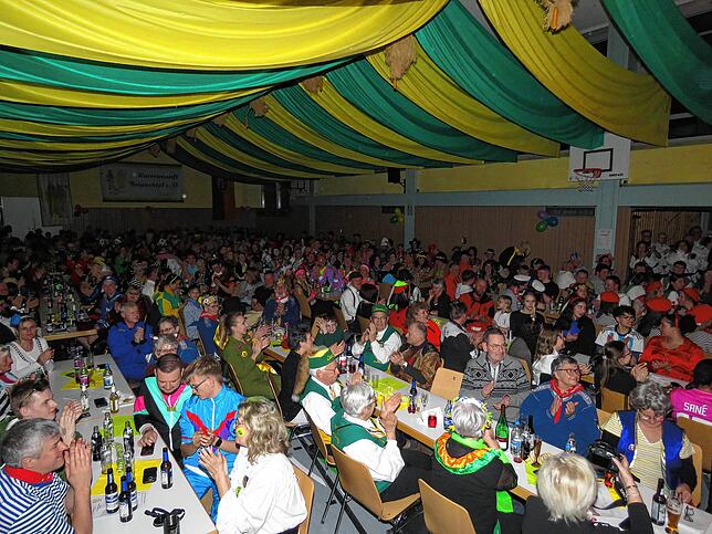 Bild 30: Brigachtaler Zunftball 2025 bringt die Narrenhalle zum Beben