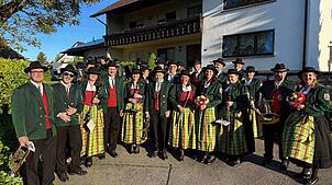 Bild : Traditioneller Georgiritt lockt zahlreiche Besucher nach Limpach